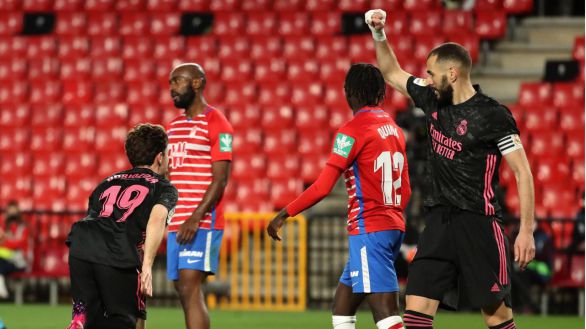 El Real Madrid mantiene el pulso liguero con un triunfo balsámico en Granada | 1-4