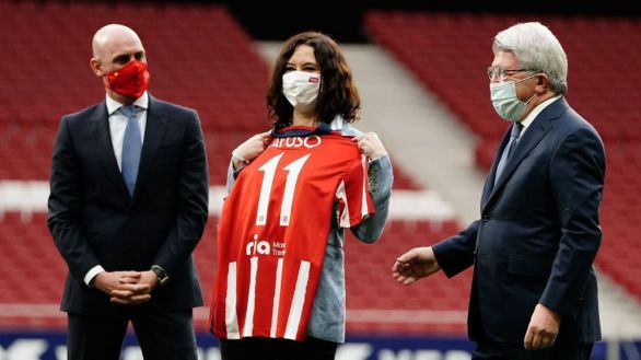 El simpático vacile de los jugadores del Atlético que desató la risa de Ayuso