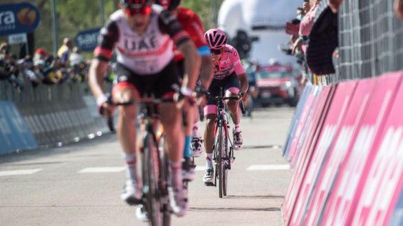 Giro. Daniel Martin resplandece y Bernal empieza a sufrir