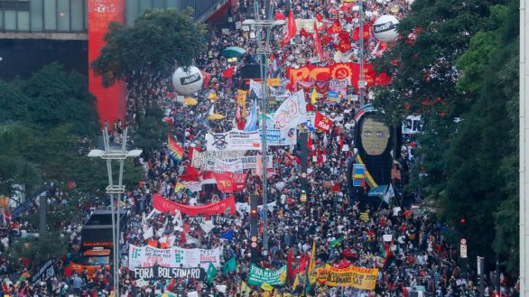 Brasil se levanta contra Bolsonaro en multitudinarias marchas en 200 ciudades