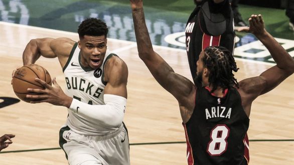 NBA Playoffs. Los Bucks y un Antetokounmpo colosal barren a los Heat