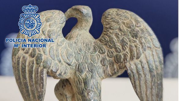 Recuperadas 495 monedas romanas, un águila símbolo de la legión romana y dos hachas del neolítico