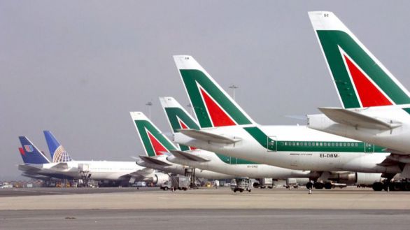 Bruselas declara ilegal la ayuda de 900 millones de euros de Italia a Alitalia