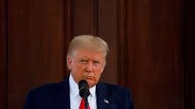 Trump evita aclarar su candidatura para 2024 y ataca a China