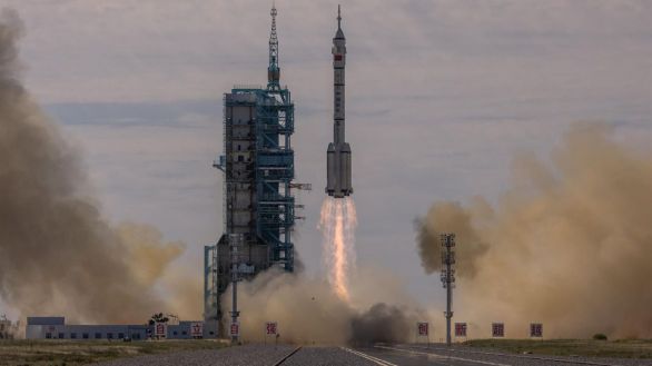 China lanza la primera misión tripulada desde 2016 para poner a punto su estación espacial