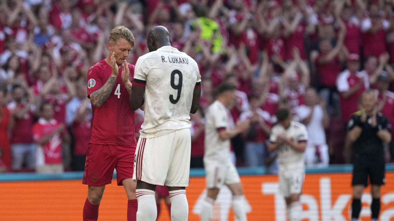 Homenaje a Eriksen, brillo de Bélgica y sonrisa de Ucrania