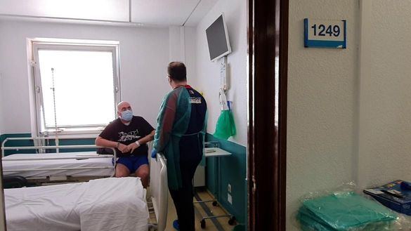 Un pulmón artificial salva la vida a un enfermo de covid en el 12 de Octubre