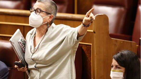 Una diputada de ERC llega hasta el escaño de Olona para gritarle 