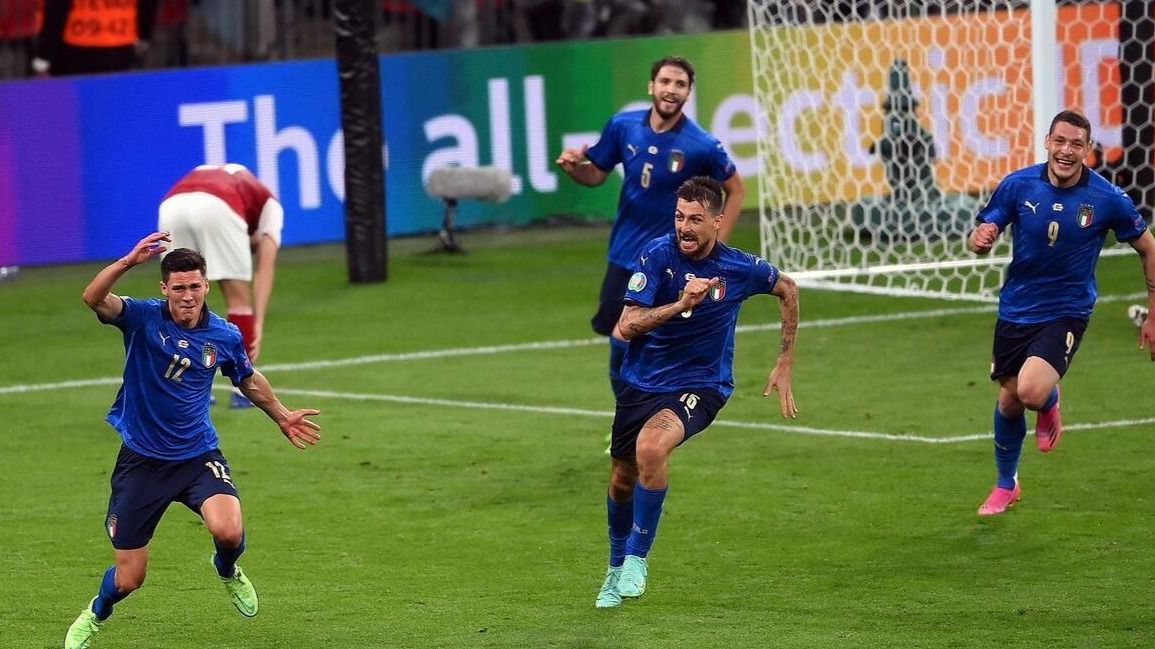 Dinamarca firma una exhibición e Italia sobrevive a su peor partido