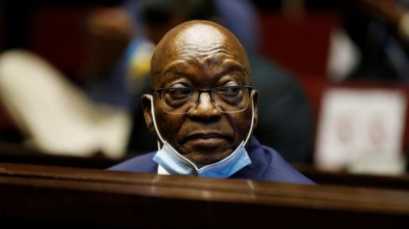 El expresidente sudafricano Jacob Zuma, condenado a 15 meses de prisión por desacato