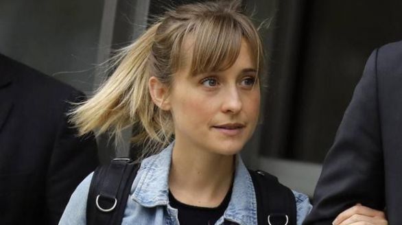 Una actriz de Smallville , condenada a 3 años por participar en una secta sexual