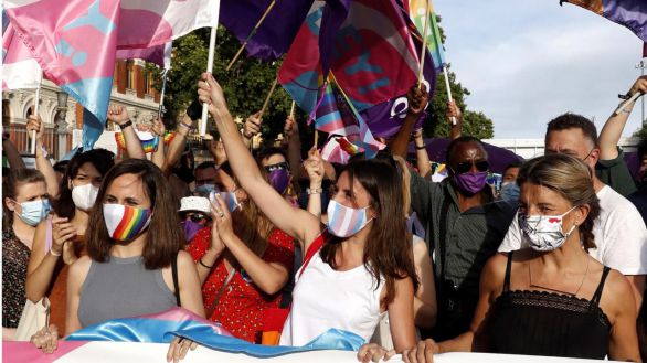 Una marcha del Orgullo 2021 reducida por la pandemia reivindica la ley trans
