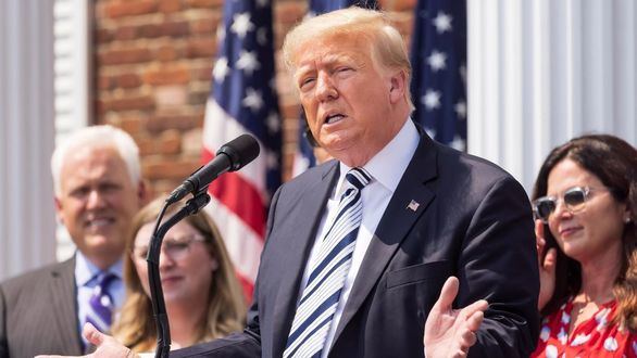 Trump inicia una cruzada legal por censura con Facebook, Twitter y Google