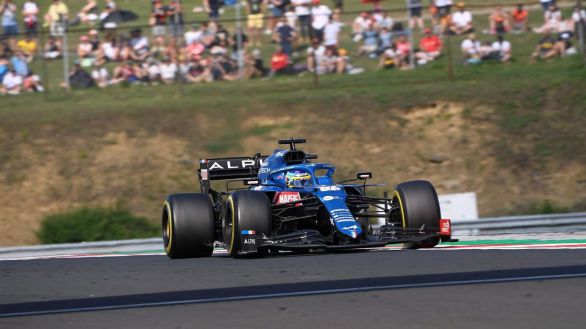 Alpine hace historia ganando en Hungría tras una enorme carrera de Ocon y Alonso