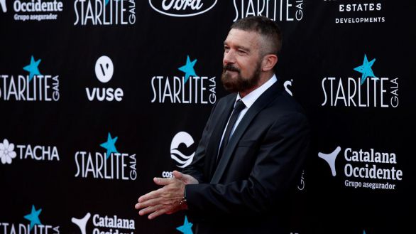 Banderas ataca el futuro con ilusión y sin cortarse un pelo