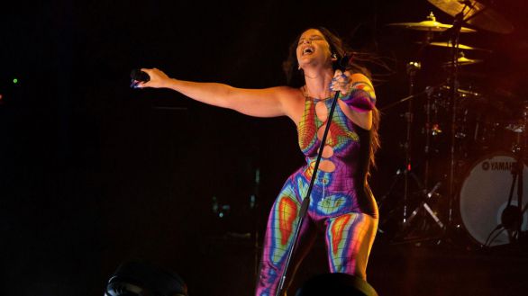 Nathy Peluso arrasó en Marbella jaleada por un público loco por su música