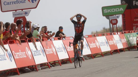 La Vuelta. Caruso triunfa en Velefique y Enric Mas gana enteros
