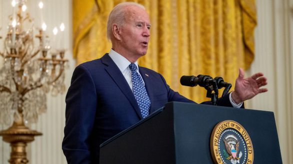 Biden ordenará la vacunación obligatoria para todos los empleados federales