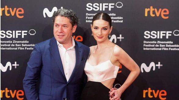 María Valverde y Gustavo Dudamel pasean su amor en San Sebastián