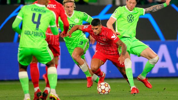 Rakitic saca del pozo al Sevilla en Wolfsburgo | 1-1