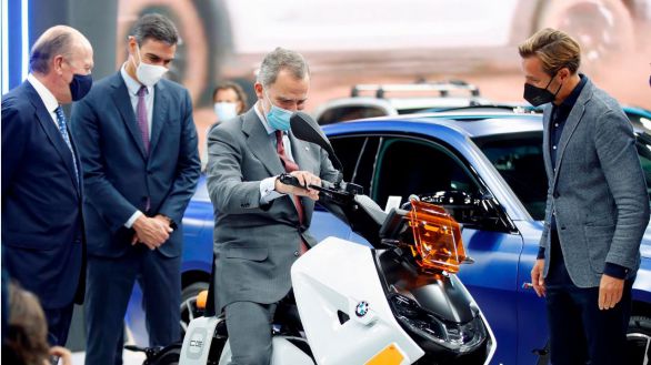 El Rey preside en Barcelona la inauguración del Salón del Automóvil