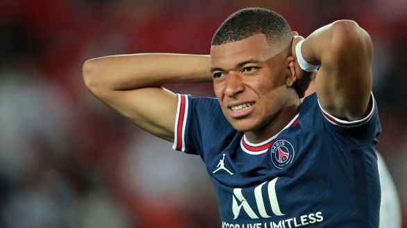 La madre y representante de Mbappé desvela que la renovación con el PSG 