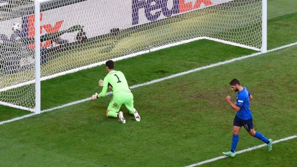 Barella y Berardi consuelan a Italia ante una Bélgica sin Lukaku |2-1