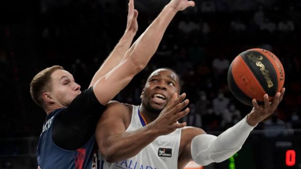 ACB. El Real Madrid descose al Baskonia |65-83