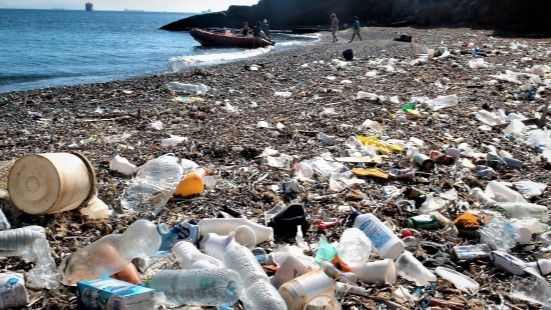 La Agencia Espacial Europea buscará basura en el océano desde la órbita