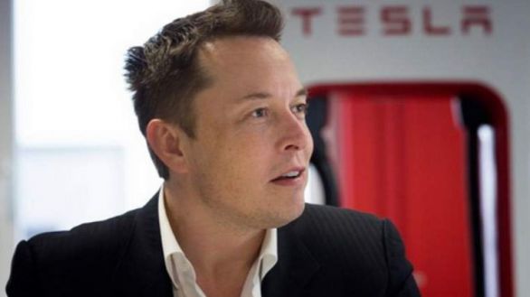 Elon Musk vende 4,5 millones de acciones de Tesla tras hacer una encuesta a sus seguidores