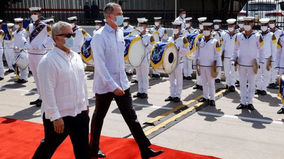 El Rey Felipe VI, recibido con honores militares por el presidente colombiano Iván Duque