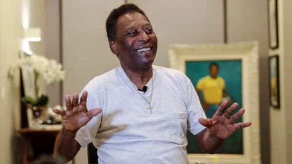 Pelé, hospitalizado de nuevo para proseguir con la quimioterapia