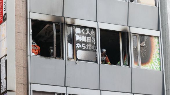 Al menos 27 fallecidos en el incendio de un edificio en Osaka