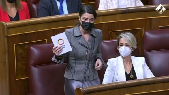 El enfado de Yolanda Díaz con Macarena Olona después de llamarle 'fashionaria'