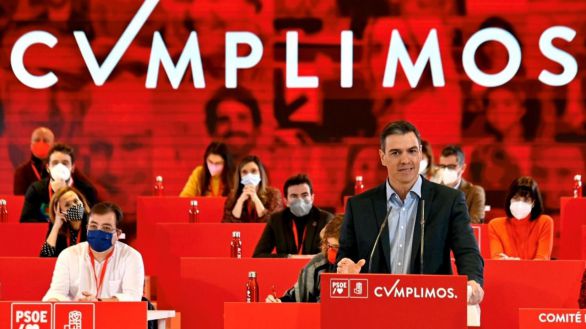 Sánchez hace balance de dos años de legislatura con Podemos y solo critica al PP