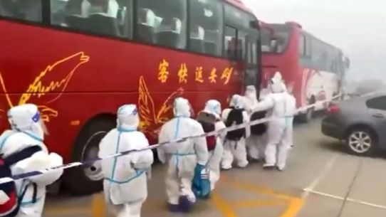 La ciudad china de Anyang confina a 4.000 niños: con EPI y aislados en centros de cuarentena