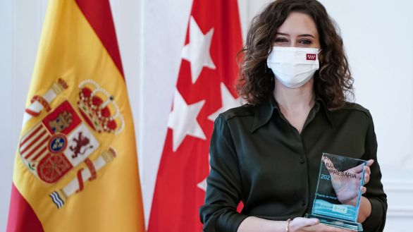 Díaz Ayuso recibe el Premio de Honor de la Asociación Española de Mujeres