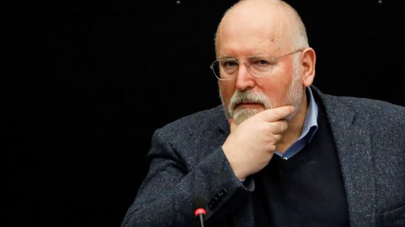 La Comisión Europea pide invertir en renovables para no hacer 