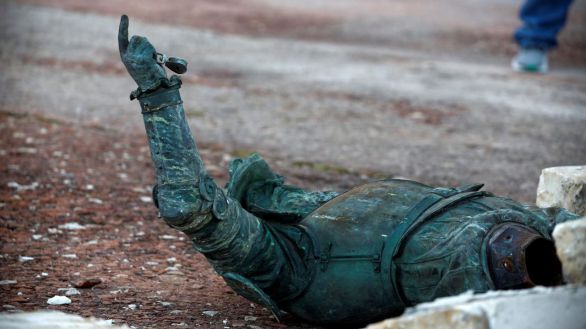 Derriban la estatua de Ponce de León en Puerto Rico horas antes de la visita del Rey