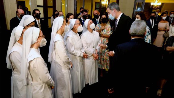 Felipe VI mantiene un encuentro con la comunidad española en Puerto Rico