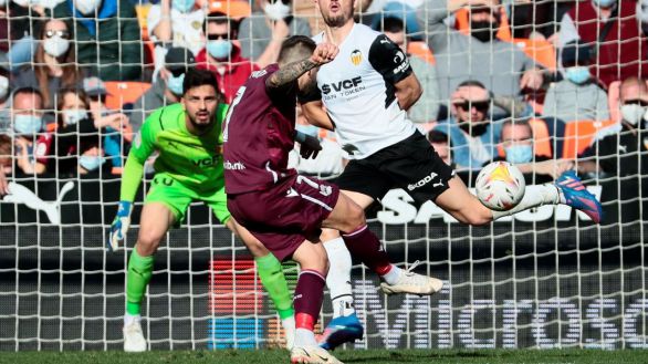 Valencia y Real Sociedad empatan a intensidad y falta de tino | 0-0