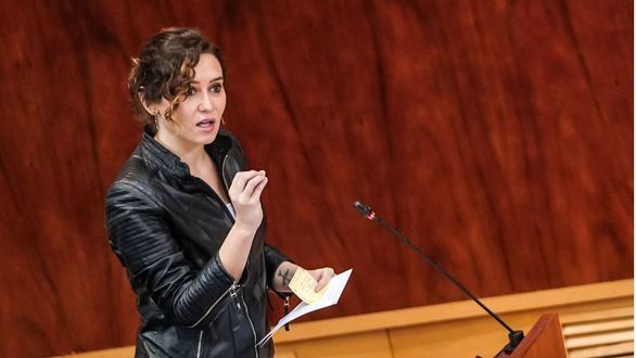 Ayuso se indigna con Vox y arranca el aplauso de la izquierda: 