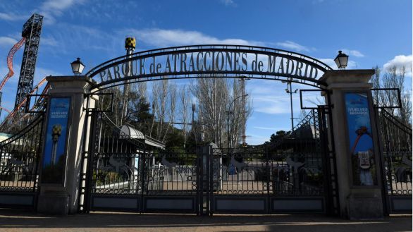 Trece heridos leves tras derrumbarse un techo en el Parque de Atracciones de Madrid