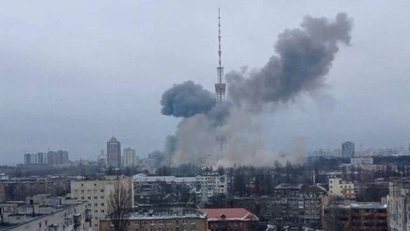 Cinco muertos en el bombardeo ruso a la torre de televisión de Kiev
