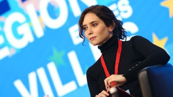 Ayuso pide amparo a la UE para tener autonomía fiscal