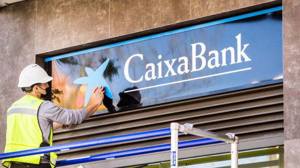 CaixaBank facilitará las transferencias a Ucrania y a ONG que trabajan con afectados
