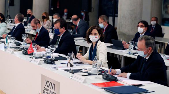 Ayuso pide suspender temporalmente los impuestos a la luz y el gas