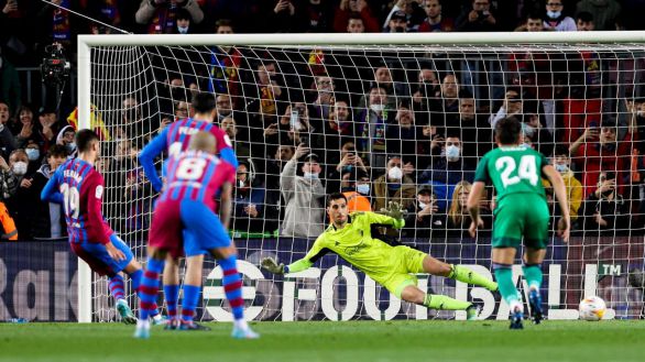 Baño y masaje al Barcelona de Xavi antes de jugársela en Estambul | 4-0
