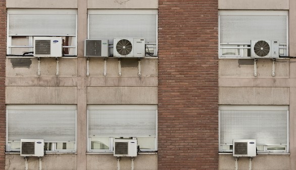 El consumo eléctrico alcanzó este lunes el mayor pico de los tres últimos veranos