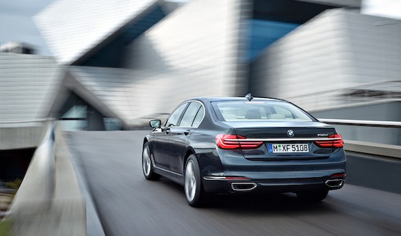 BMW Serie 7 2015: innovaciones de película para un buque insignia